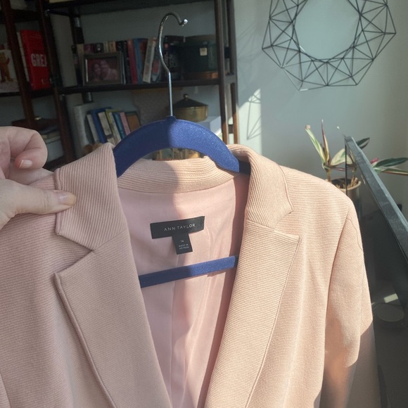 Blush pink knit blazer with gold buttons - Picture 2 of 6